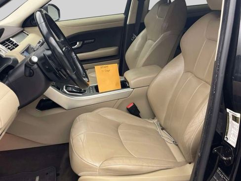 Used 2017 Land Rover Range Rover Evoque SE image 5