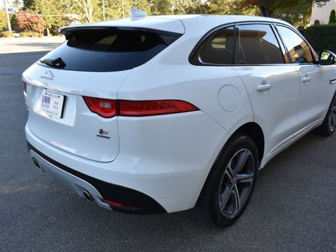 Used 2018 Jaguar F-PACE S image 6
