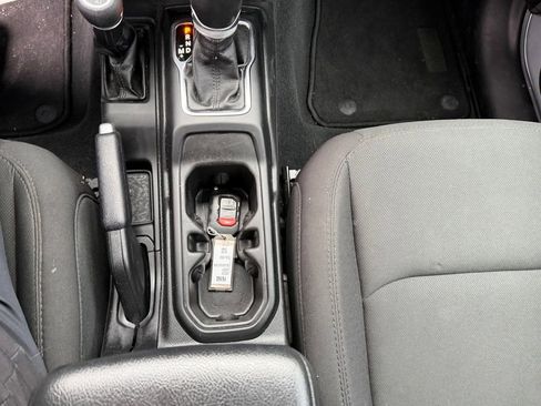 Used 2023 Jeep Gladiator Sport image 17