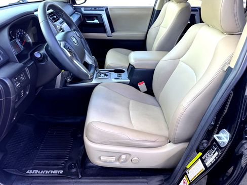 Used 2015 Toyota 4Runner SR5 Premium image 12