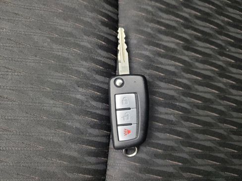 Used 2018 Nissan Rogue S AWD/4WD image 32