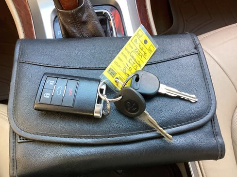 Used 2009 Cadillac CTS 3.6 w/ Wood Trim Package image 19