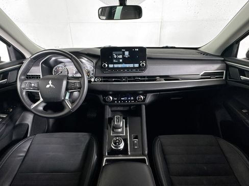 Used 2023 Mitsubishi Outlander SE AWD/4WD image 29