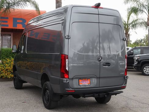 Used 2024 Mercedes-Benz Sprinter 2500 image 6