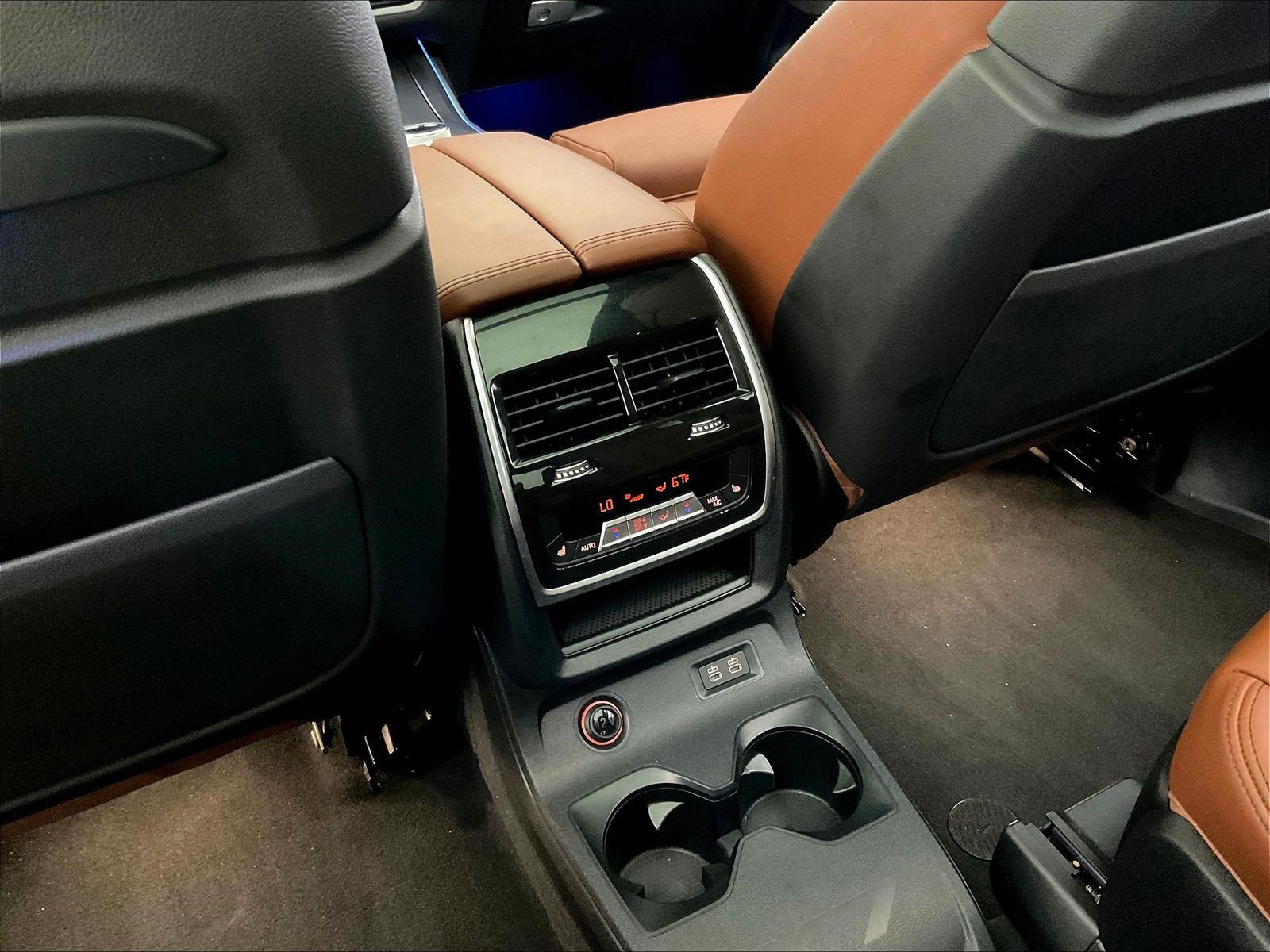 Used 2022 BMW X7 M50i AWD/4WD image 10