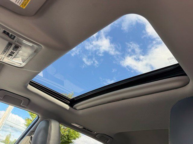 Used 2018 Toyota Highlander XLE AWD/4WD image 21