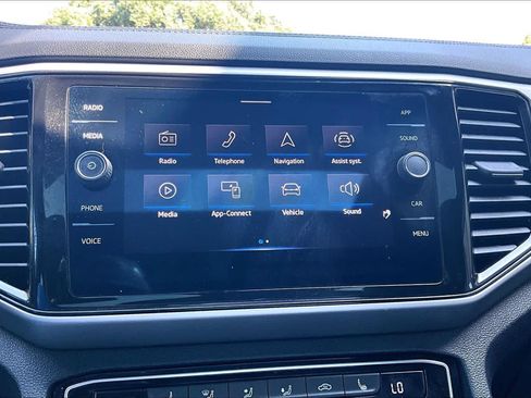 Certified 2023 Volkswagen Atlas Cross Sport SE w/ Panoramic Sunroof Package FWD image 35