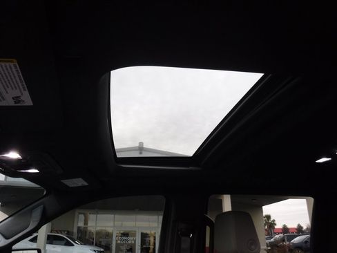 Used 2022 Chevrolet Silverado 1500 ZR2 w/ Technology Package image 19