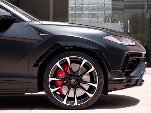 Used 2023 Lamborghini Urus S AWD/4WD image 9