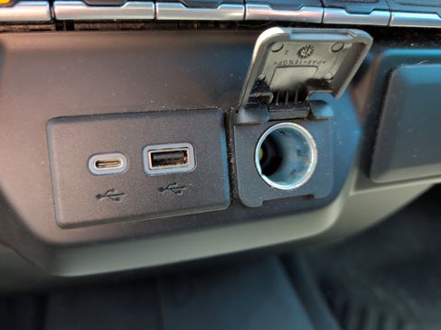 Used 2022 Chevrolet Silverado 1500 RST image 25