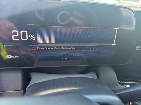 Used 2026 Chevrolet Equinox EV LT FWD image 8
