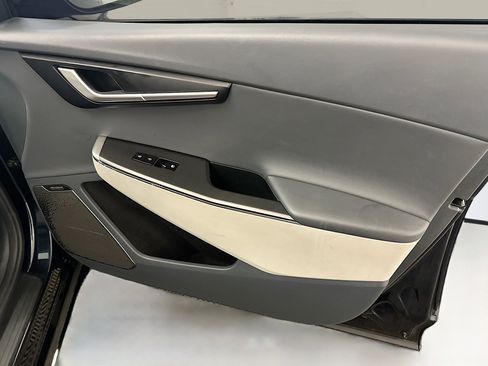 Used 2023 Kia EV6 Wind AWD/4WD image 34