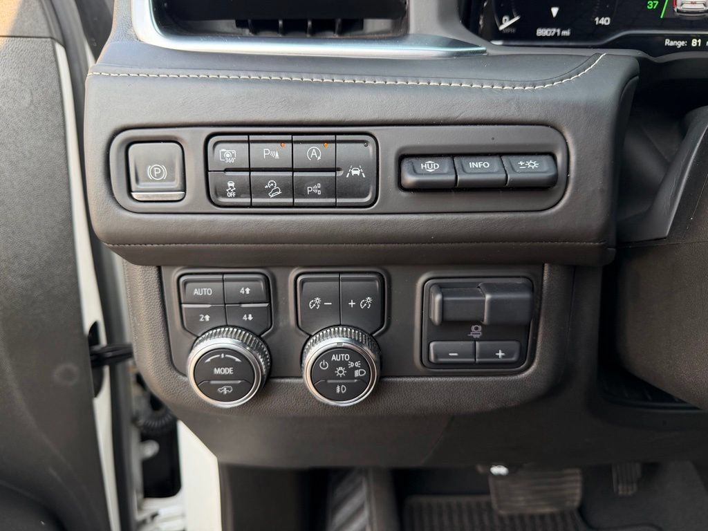 Used 2023 GMC Yukon Denali Ultimate AWD/4WD image 15