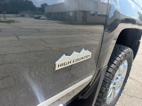 Used 2018 Chevrolet Silverado 2500 High Country w/ Duramax Plus Package AWD/4WD image 11