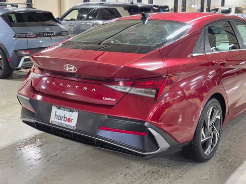 Certified 2024 Hyundai Elantra Limited FWD image 12