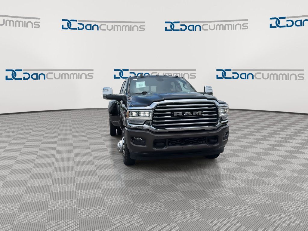 Used 2024 RAM 3500 Limited w/ Towing Technology Group AWD/4WD image 3