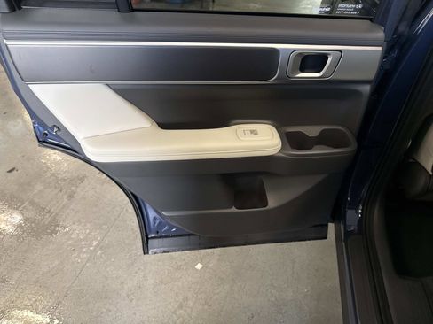 Certified 2025 Hyundai Santa Fe SEL image 11