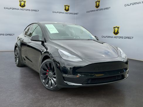 Used 2021 Tesla Model Y Performance AWD/4WD image 3