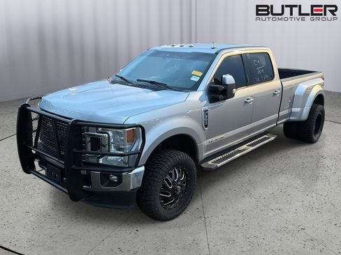 Used 2020 Ford F350 XLT w/ XLT Premium Package AWD/4WD image 2