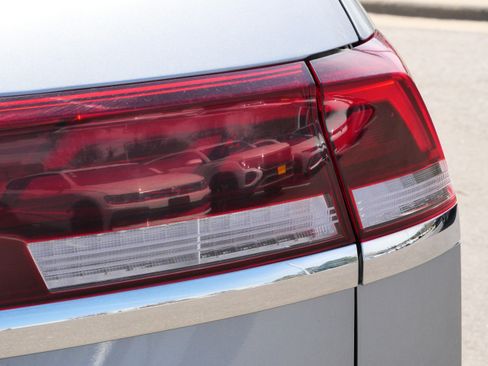 Used 2024 Volkswagen Atlas Cross Sport SEL Premium R-Line AWD/4WD image 17