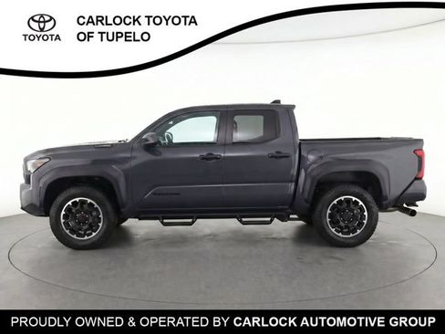 Used 2025 Toyota Tacoma TRD Off-Road AWD/4WD image 9