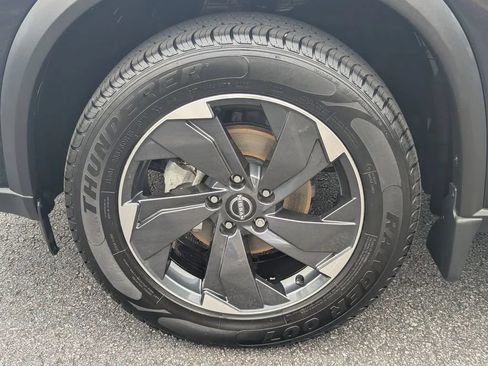 Certified 2024 Nissan Rogue SV FWD image 11