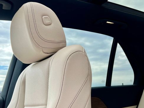 Certified 2025 Mercedes-Benz GLE 450 4MATIC image 14