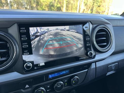 Used 2022 Toyota Tacoma TRD Sport w/ Technology Package image 17