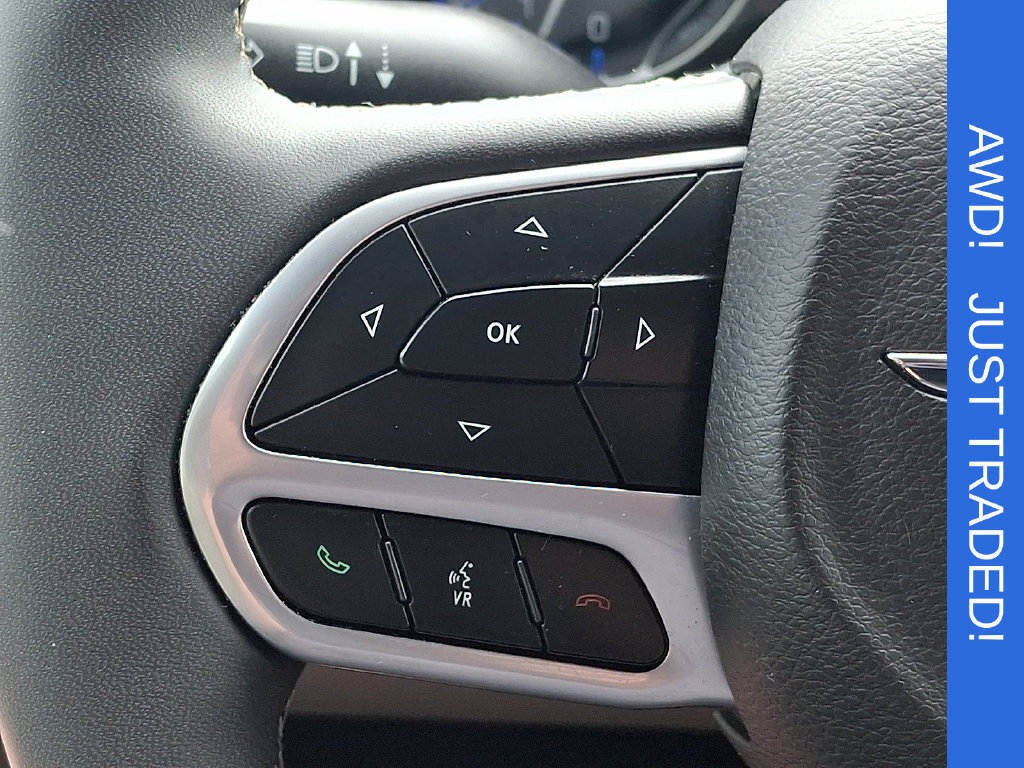 Used 2022 Chrysler Pacifica Touring-L AWD/4WD image 22