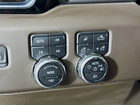Used 2024 GMC Sierra 1500 Denali w/ Technology Package AWD/4WD image 21