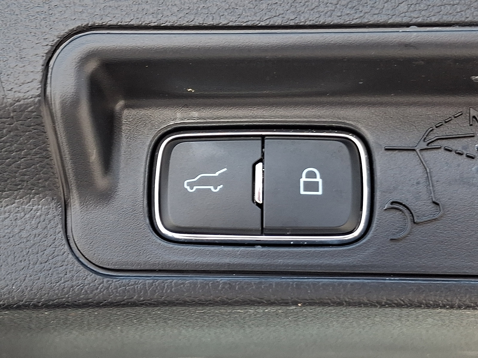 Certified 2025 Ford Explorer Active AWD/4WD image 29