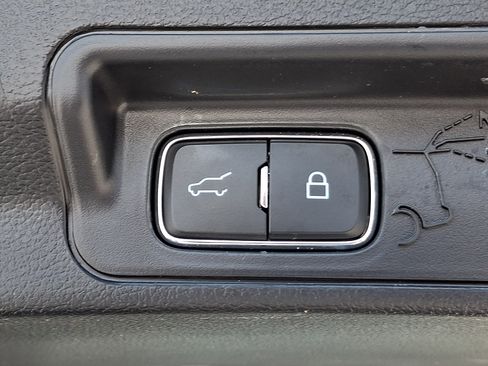 Certified 2025 Ford Explorer Active AWD/4WD image 29