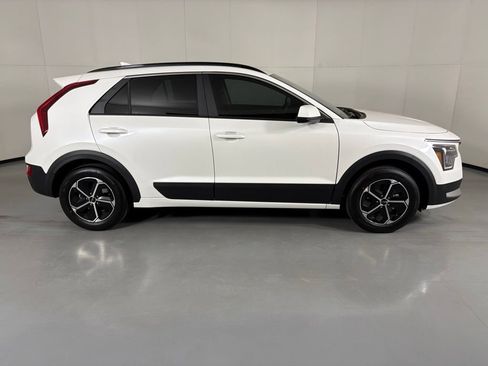 New 2026 Kia Niro LX FWD image 9