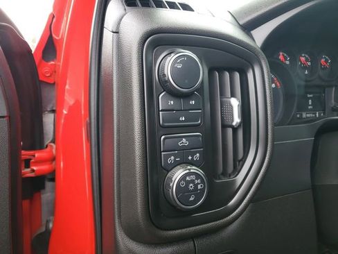 Used 2020 Chevrolet Silverado 2500 Custom w/ Custom Value Package image 13