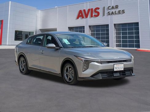 Used 2025 Kia K4 FWD image 3