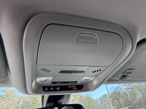 Used 2024 Chevrolet Blazer LT image 19