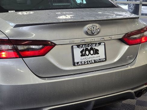 Used 2024 Toyota Camry SE image 12