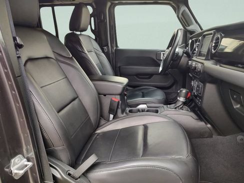 Used 2021 Jeep Wrangler Unlimited Sahara AWD/4WD image 31