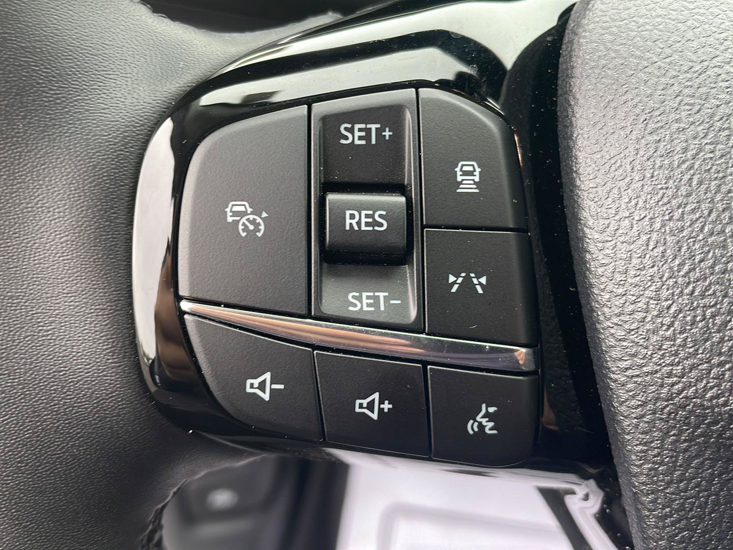 Used 2026 Ford Escape Platinum w/ Premium Technology Package AWD/4WD image 15