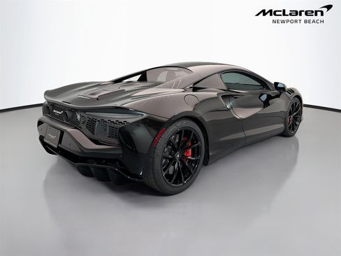 Used 2023 McLaren Artura RWD image 7