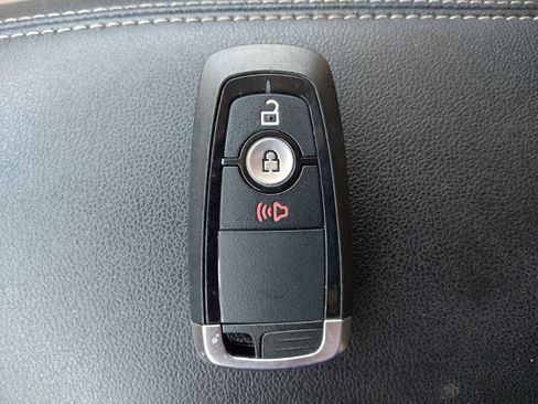 Used 2022 Ford Escape SE FWD image 32