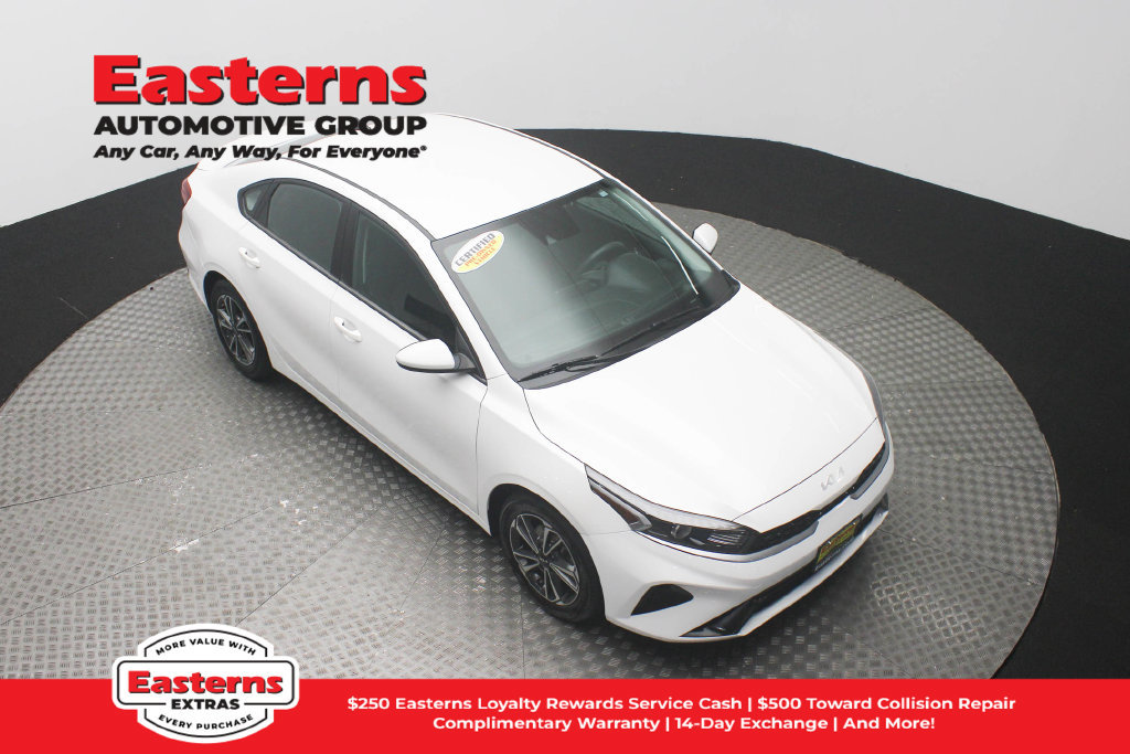 Used 2023 Kia Forte LXS FWD image 4