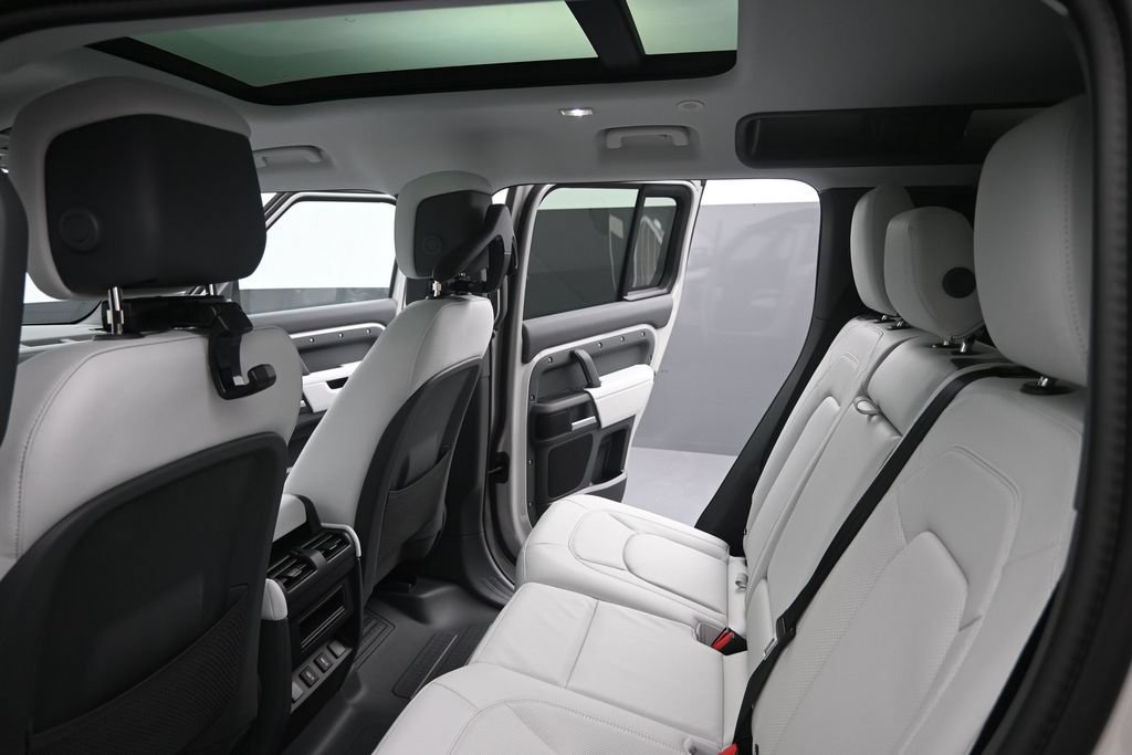 New 2026 Land Rover Defender 110 S AWD/4WD image 20