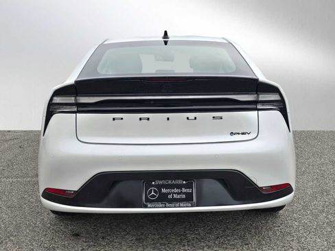 Used 2026 Toyota Prius Plug-In Hybrid image 4