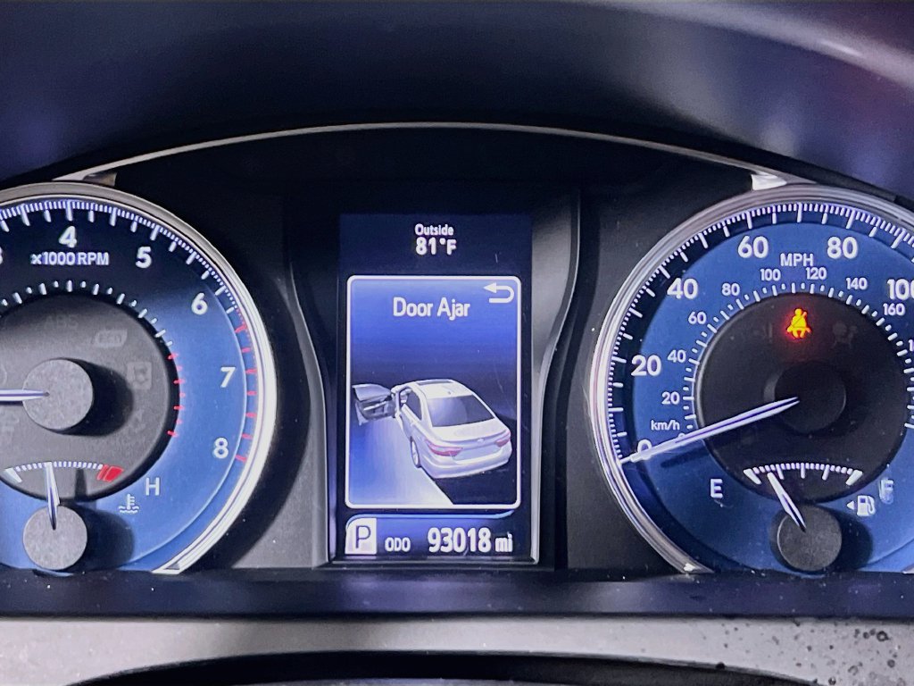 Used 2017 Toyota Camry XLE FWD image 21