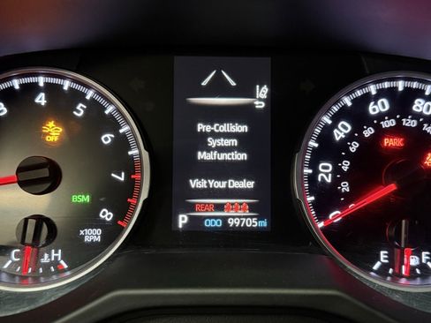 Used 2021 Toyota RAV4 XLE image 25