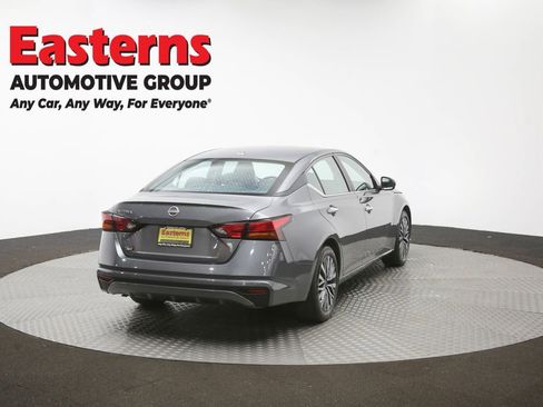 Used 2025 Nissan Altima 2.5 SV FWD image 39
