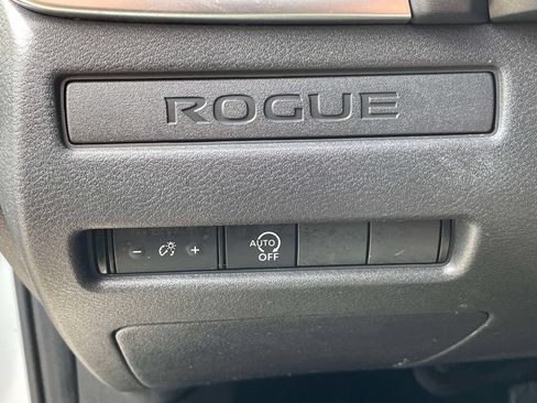 Used 2023 Nissan Rogue S AWD/4WD image 19