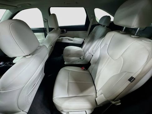 Used 2025 Kia Sorento EX w/ EX Panoramic Sunroof Package AWD/4WD image 26