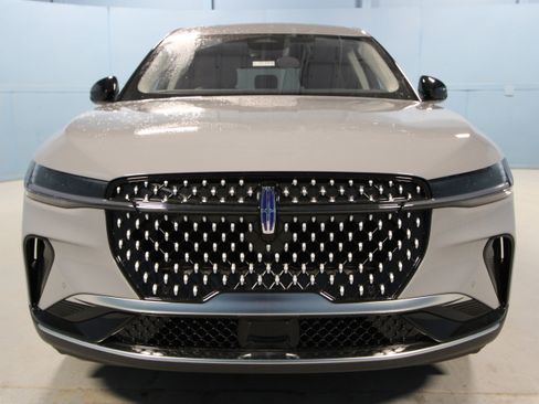 New 2026 Lincoln Nautilus Premier image 23